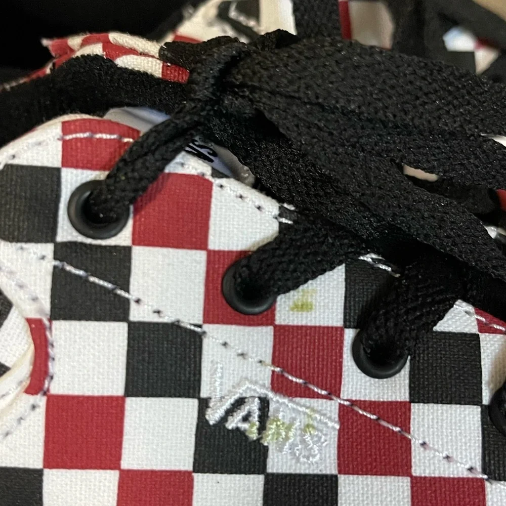 Vans Black and Red Checkerboard Sneaker Youth Size 7 Women’s Size 8.5 - Picture 9 of 9